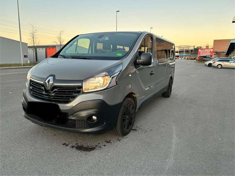 Grau Gebraucht 2017 Renault Trafic Expression Van | 15.000 € (Etwas zu teuer) - Bild 1/4