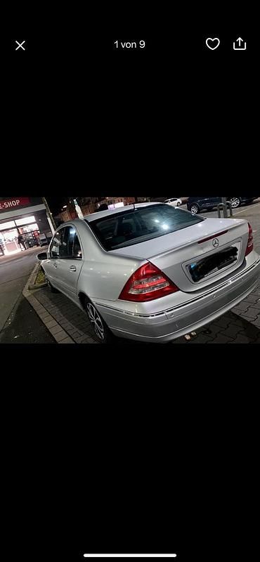 Silber Gebraucht 2002 Mercedes C180 Limousine | 750 € (Superpreis) - Bild 1/4