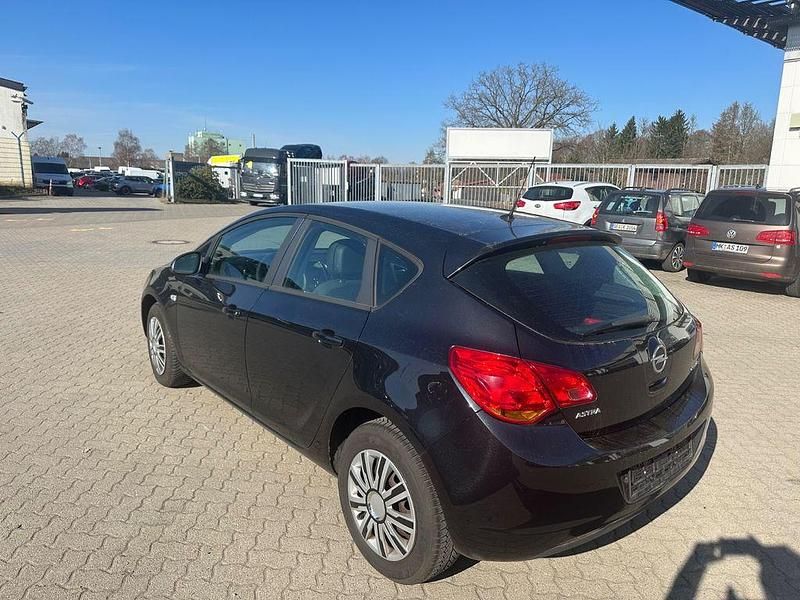 Gebraucht Opel Astra Design Edition 87 PS (63 kW) 2012 Schwarz Limousine