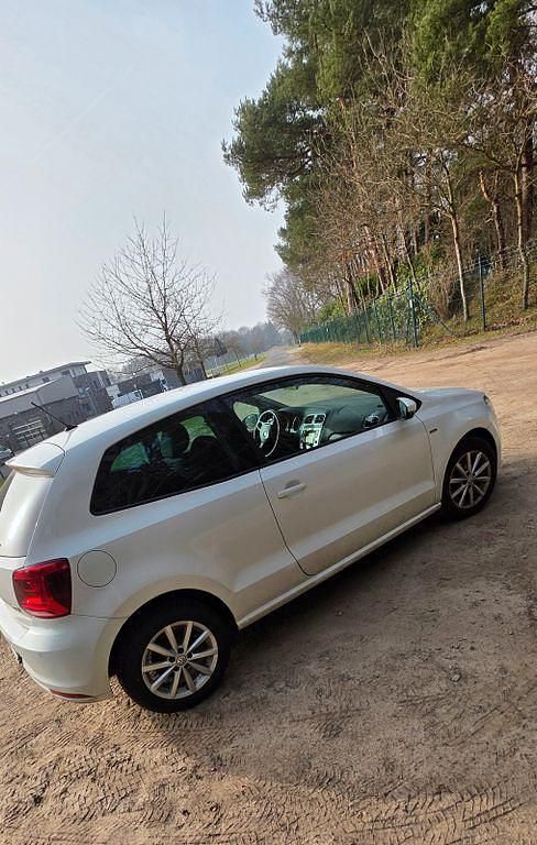 Gebraucht VW Polo LOUNGE 75 PS (55 kW) 2015 Weiß Kleinwagen