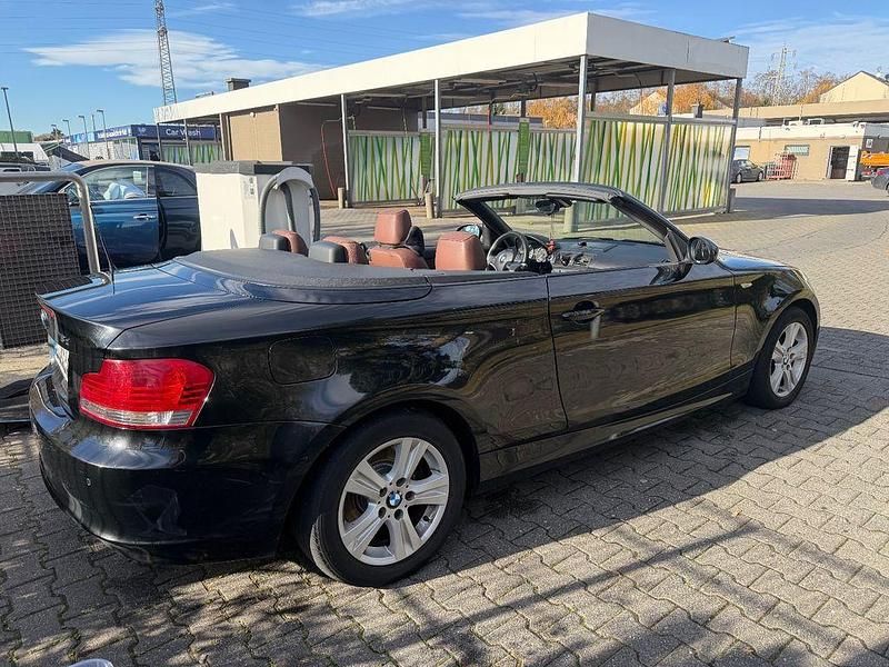 Gebraucht BMW 118 Cabriolet 143 PS (105 kW) 2009 Schwarz Cabrio