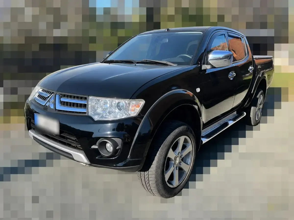 Gebraucht Mitsubishi L200 178 PS (130 kW) 2015 Schwarz Pickup