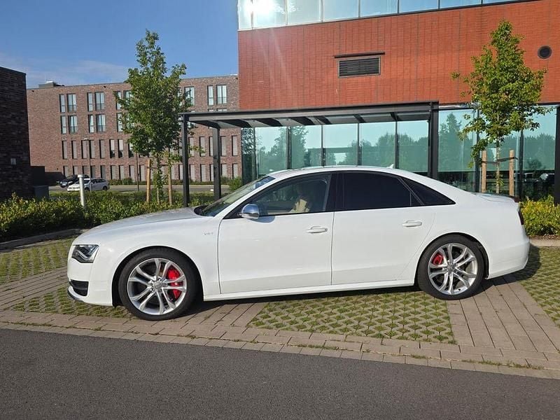 Gebraucht Audi S8 Sport 519 PS (381 kW) 2013 Weiß Limousine