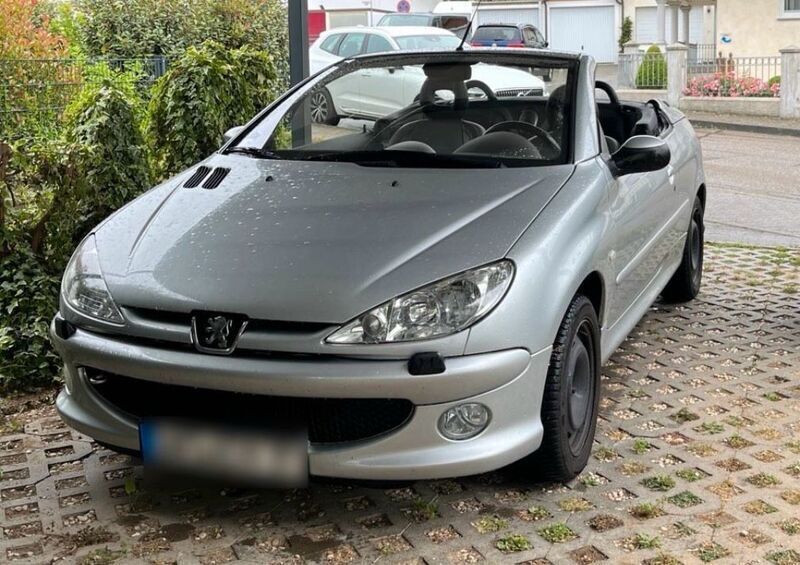 Silber Gebraucht 2005 Peugeot 206 CC Cabrio | 2.200 € (Fairer Preis) - Bild 1/4