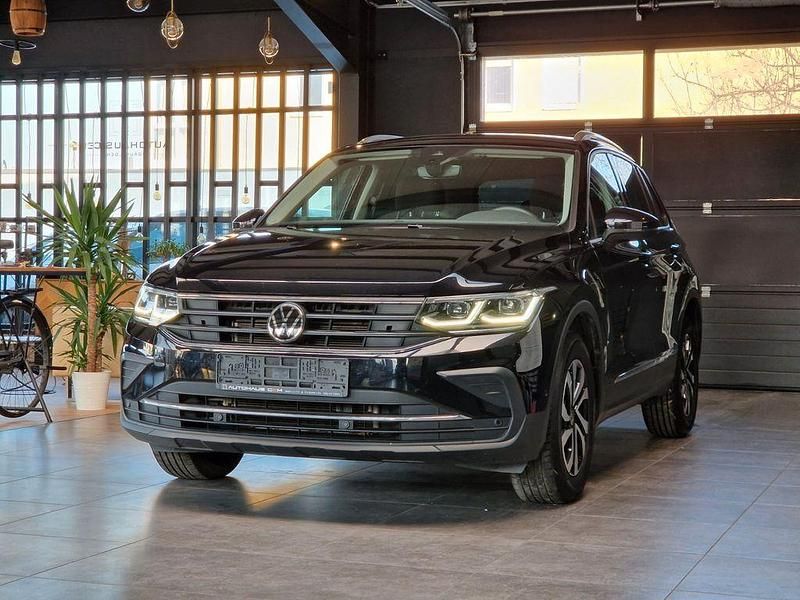 Gebraucht VW Tiguan Active 150 PS (110 kW) 2023 Schwarz SUV