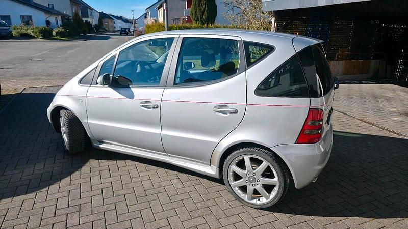 Gebraucht Mercedes A210 140 PS (102 kW) 2002 Silber Limousine