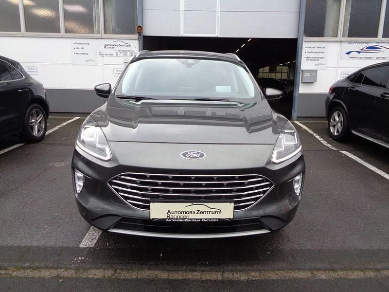 Gebraucht Ford Kuga Titanium 150 PS (110 kW) 2020 Grau SUV