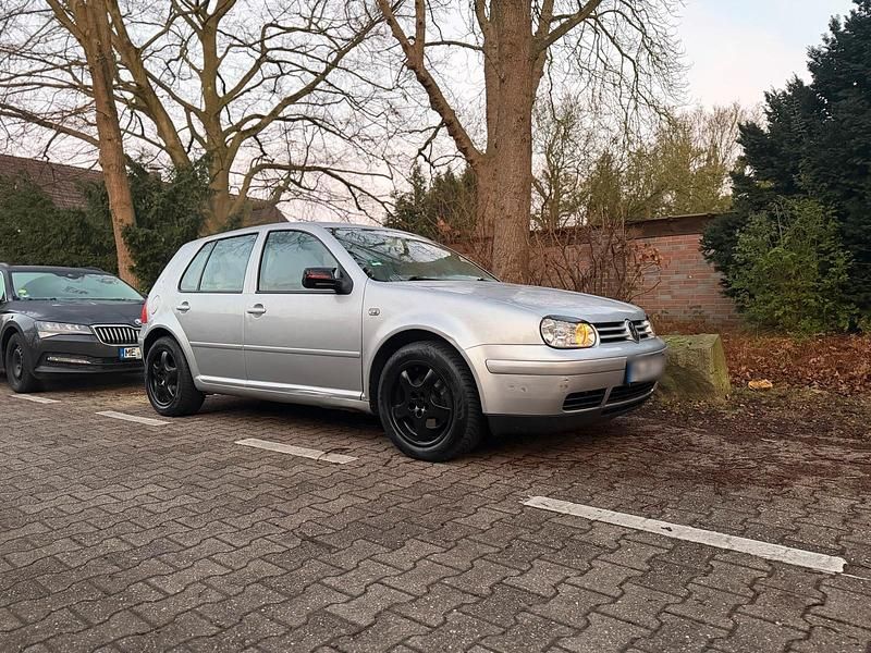 Gebraucht VW Golf IV 101 PS (74 kW) 2003 Silber Kleinwagen