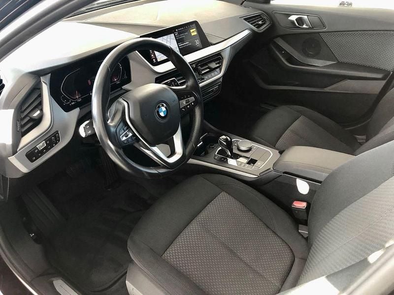 Schwarz Gebraucht 2022 BMW 118 Advantage Kleinwagen | 18.650 € (Fairer Preis) - Bild 1/4