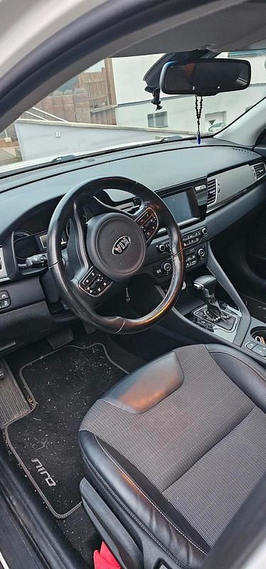 Gebraucht Kia Niro 141 PS (103 kW) 2017 Weiß SUV