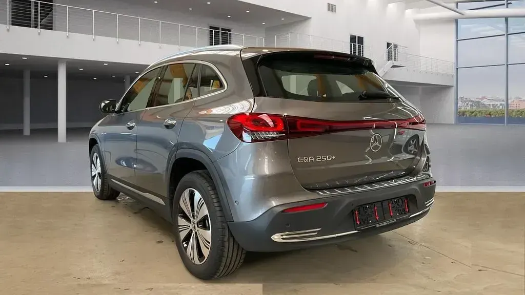 Second-hand Mercedes EQA250+ 139 kW (190 CP) 2023 Gri SUV