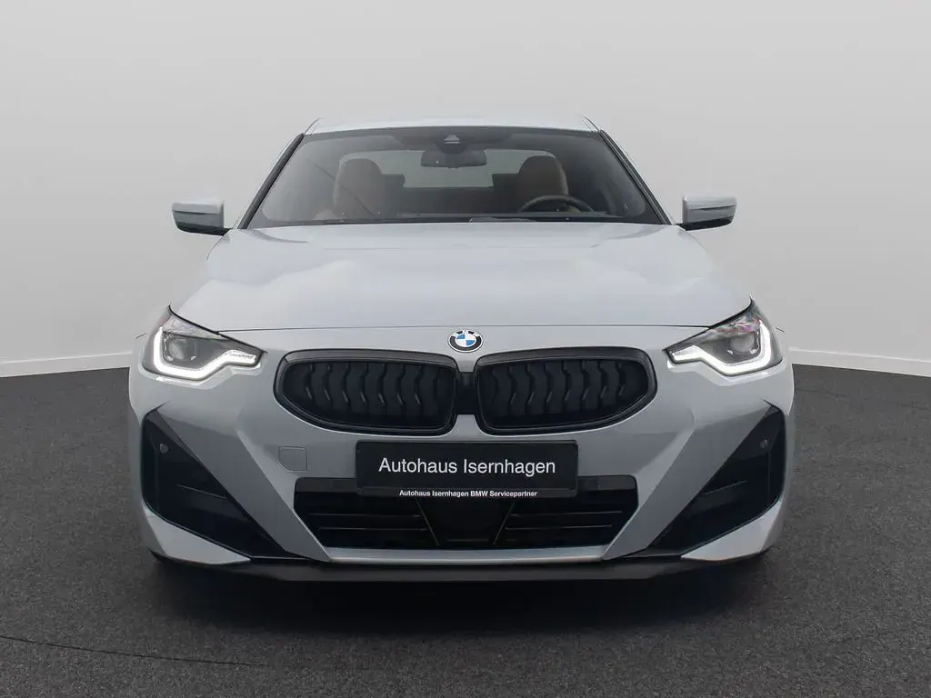 Gebraucht BMW 220 M Sport 184 PS (135 kW) 2023 M brooklyn grauc4p Coupé