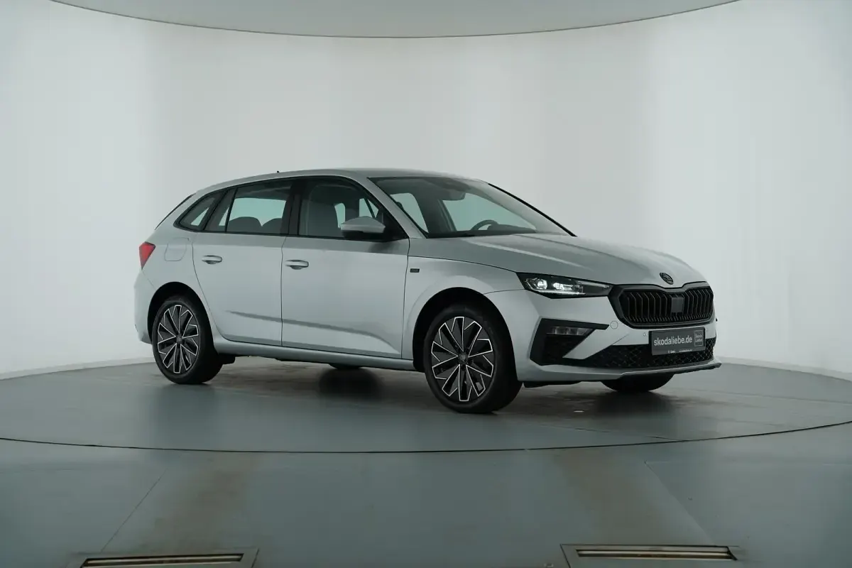 Gebraucht Skoda Scala Drive 116 PS (85 kW) 2025 Brilliantsilber metallic Kleinwagen