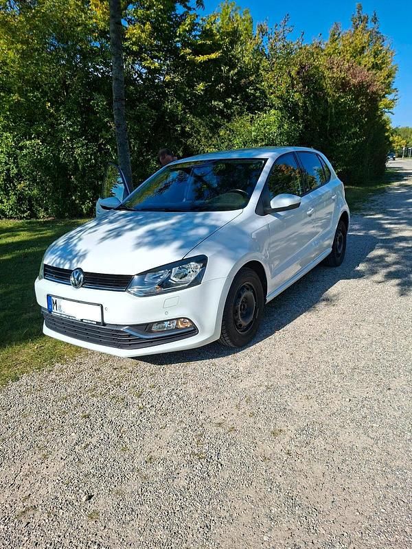 Weiß Gebraucht 2016 VW Polo Allstar Kleinwagen | 7.490 € (Guter Preis) - Bild 1/4