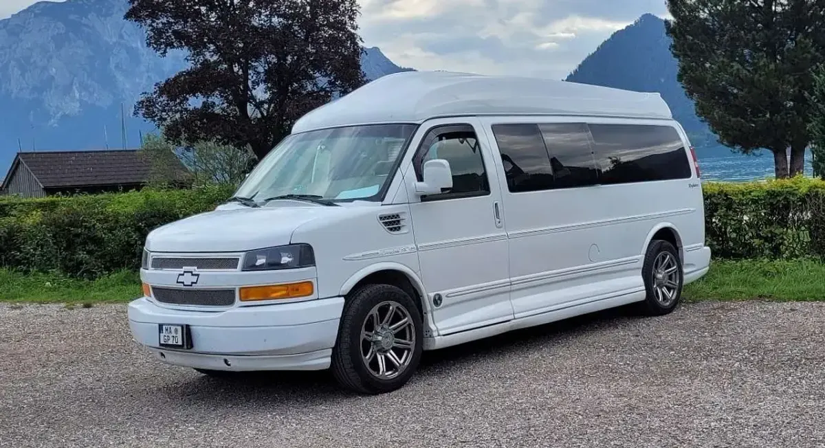 Używany Chevrolet Express 328 KM (241 kW) 2013 Biały Minivan