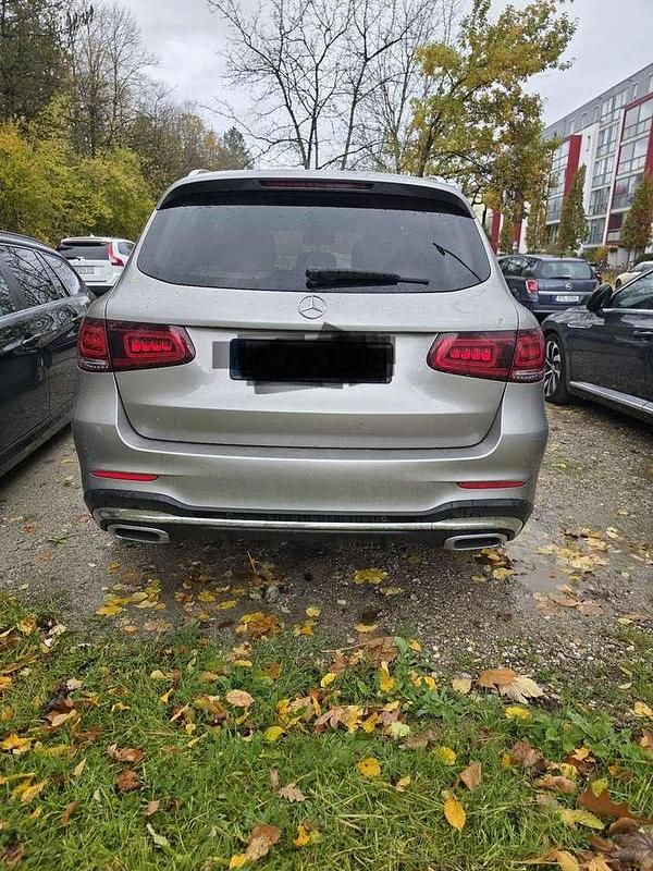 Gebraucht Mercedes GLC200 AMG line 197 PS (144 kW) 2021 Silber SUV