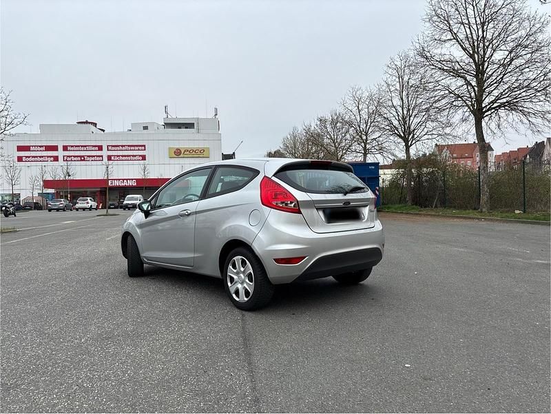 Gebraucht Ford Fiesta 60 PS (44 kW) 2008 Silber Kleinwagen