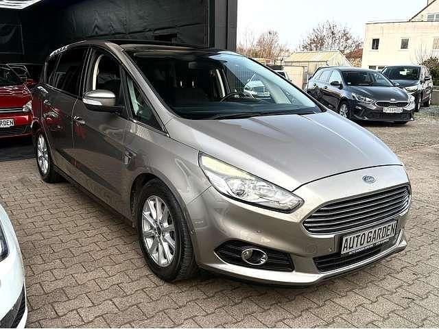 Gebraucht Ford S-MAX Titanium 179 PS (131 kW) 2016 Perlsilber (metallic) Van / Kleinbus
