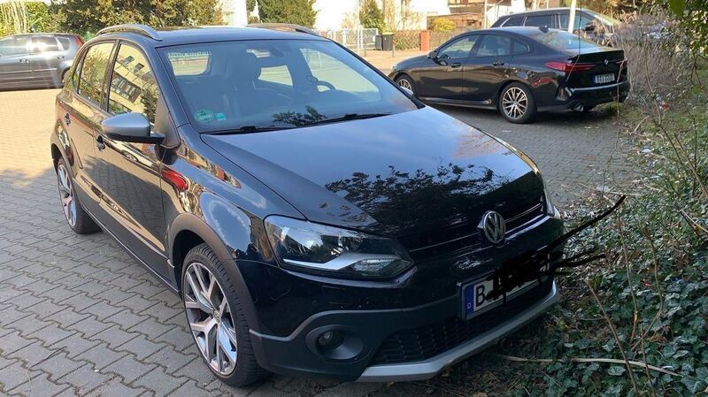 Schwarz Gebraucht 2014 VW Polo Cross Kleinwagen | 7.100 € (Guter Preis) - Bild 1/4