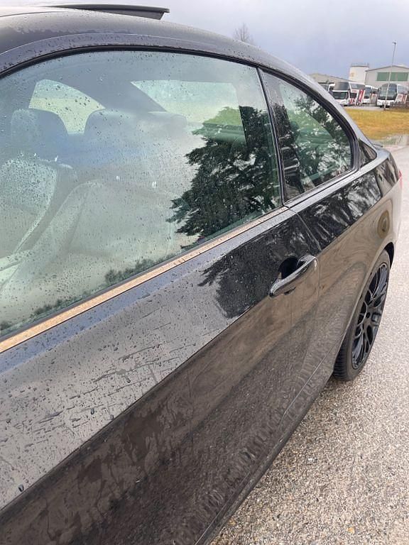 Gebraucht BMW 320 Exclusive 170 PS (125 kW) 2011 Schwarz Coupé