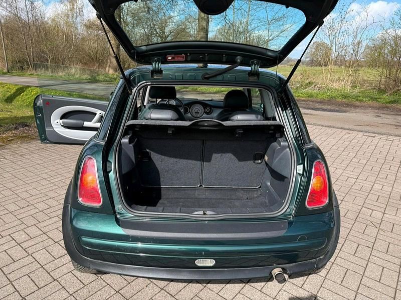 Usado Mini ONE 90 HP (66 kW) 2002 Verde Citadino