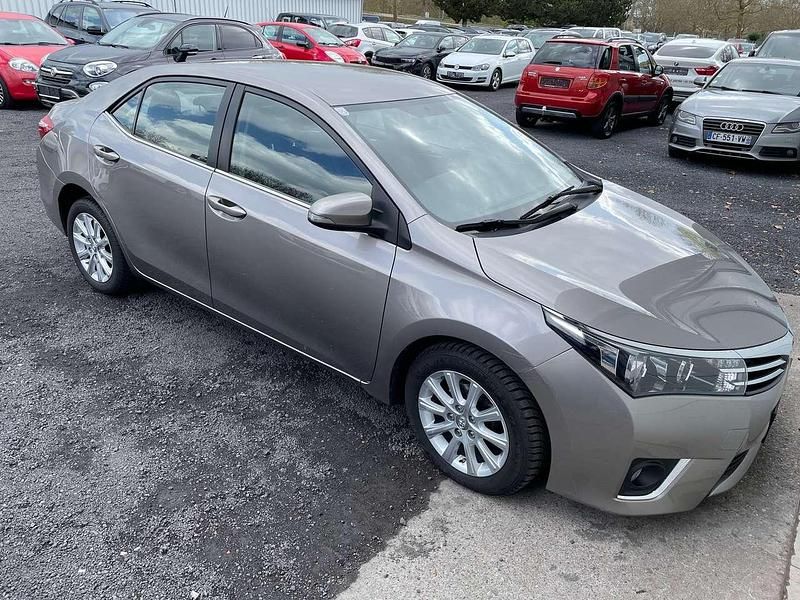 Gebraucht Toyota Corolla Cool 90 PS (66 kW) 2014 Avantgarde bronze me Limousine