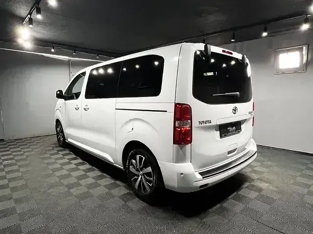 Gebraucht Toyota Proace 240 PS (176 kW) 2024 Weiss Van / Kleinbus