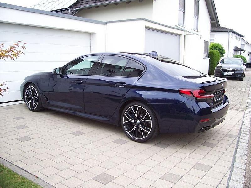 Gebraucht BMW M550 Performance 530 PS (389 kW) 2022 Blau Limousine
