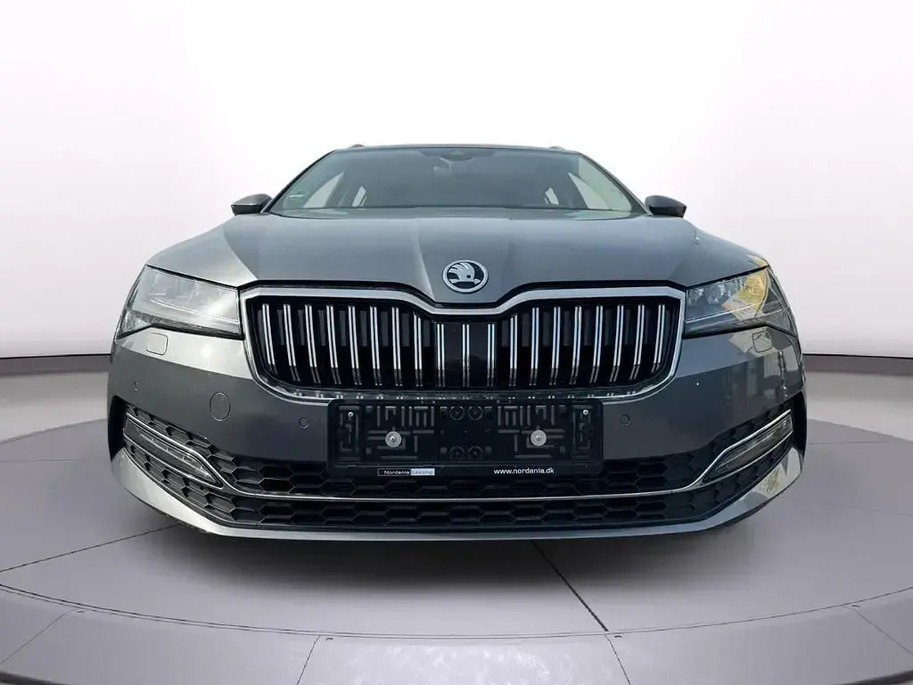 Gebraucht Skoda Superb Ambiente 150 PS (110 kW) 2023 Grau Limousine