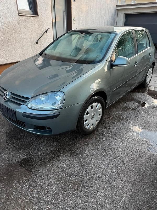 Grau Gebraucht 2004 VW Golf V Limousine | 499 € (Guter Preis) - Bild 1/4