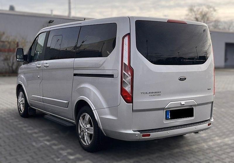 Gebraucht Ford Tourneo Titanium X 170 PS (125 kW) 2018 Silber Van / Kleinbus