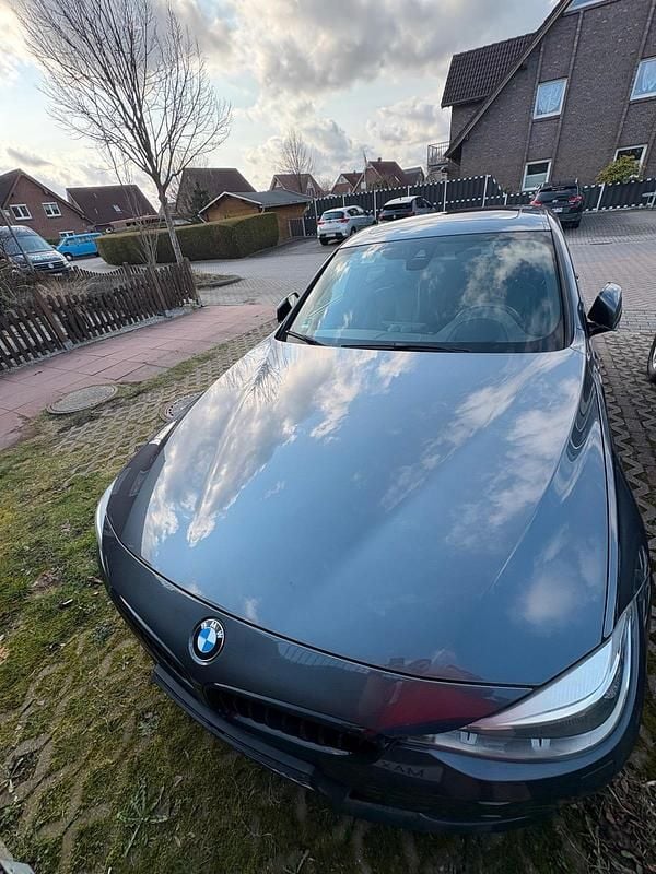 Gebraucht BMW 320 190 PS (139 kW) 2015 Grau Kombi
