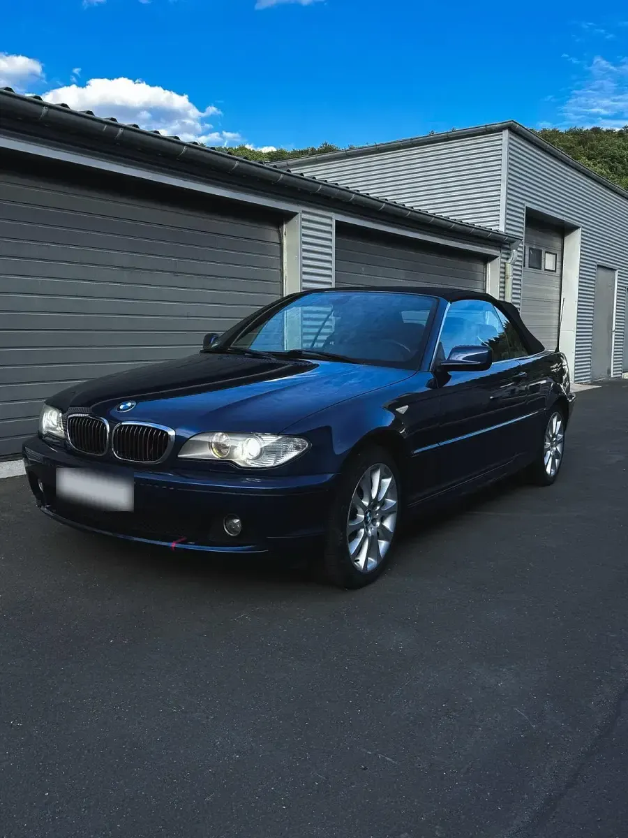 Gebraucht BMW 318 150 PS (110 kW) 2006 Blau Cabrio