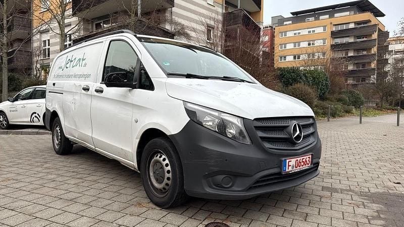 Weiß Gebraucht 2018 Mercedes Vito Van / Kleinbus | 5.390 € (Superpreis) - Bild 1/4