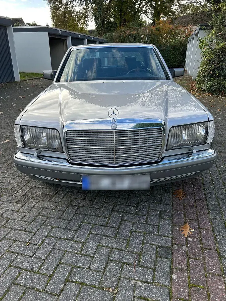 Gebraucht Mercedes S420 218 PS (160 kW) 1985 Silber Limousine