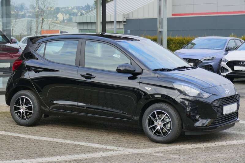 Neu Hyundai i10 Select 63 PS (46 kW) 2025 Phantom black Kleinwagen