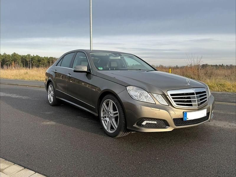Gebraucht Mercedes E350 Avantgarde 292 PS (214 kW) 2010 Beige Limousine