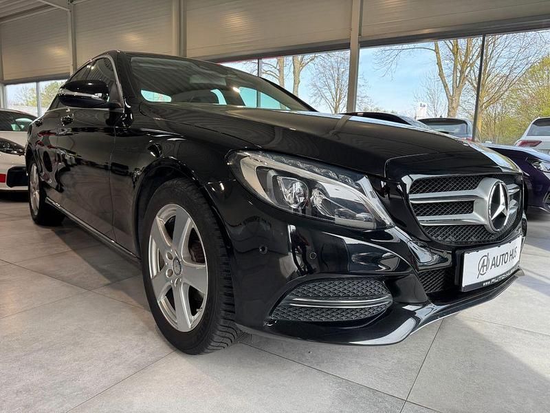 Gebraucht Mercedes C180 156 PS (114 kW) 2015 Schwarz Limousine