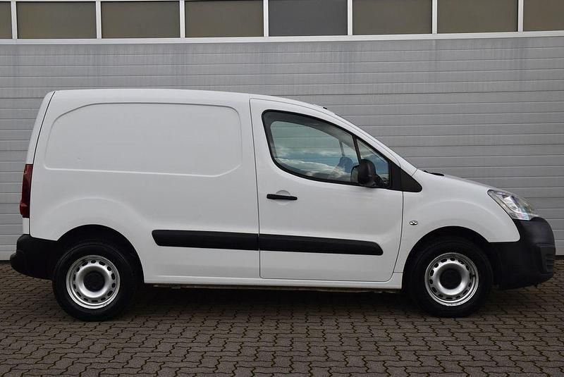 Gebraucht Peugeot Partner 75 PS (55 kW) 2018 Weiß Van / Kleinbus