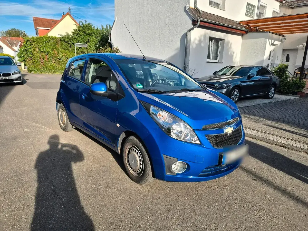 Second-hand Chevrolet Spark 68 CP (50 kW) 2012 Albastru Hatchback