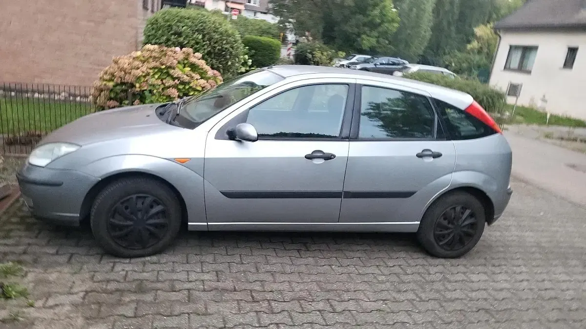 Gebraucht Ford Focus 101 PS (74 kW) 2004 Grau Kleinwagen