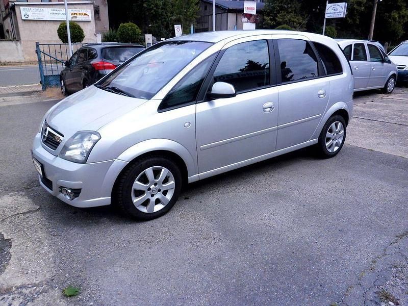 Silber Gebraucht 2009 Opel Meriva Innovation Van / Kleinbus | 4.999 € (Teuer) - Bild 1/4