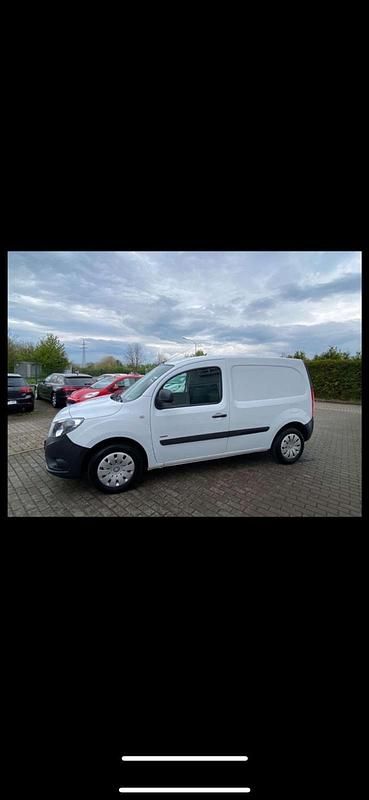 Weiß Gebraucht 2017 Mercedes Citan 109 Van / Kleinbus | 5.700 € (Fairer Preis) - Bild 1/4
