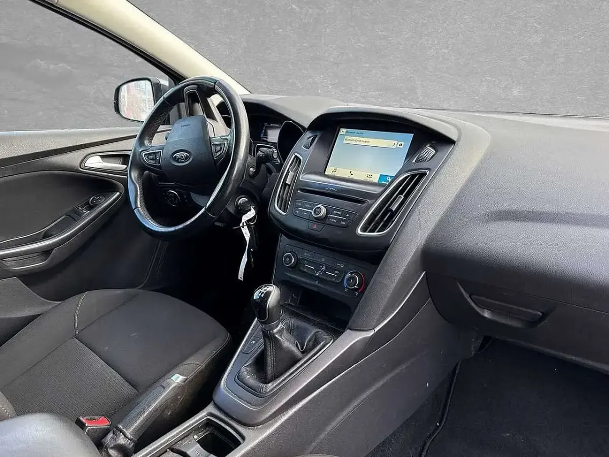 Usata Ford Focus Cool & Connect 101 CV (74 kW) 2019 Grigio Berlina