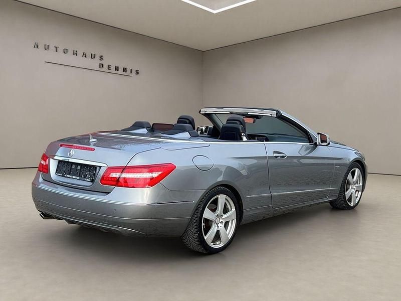 Gebraucht Mercedes E250 204 PS (150 kW) 2011 Silber Cabrio