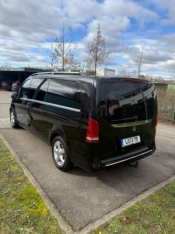 Gebraucht Mercedes V220 Avantgarde Edition 163 PS (119 kW) 2016 Schwarz Van / Kleinbus