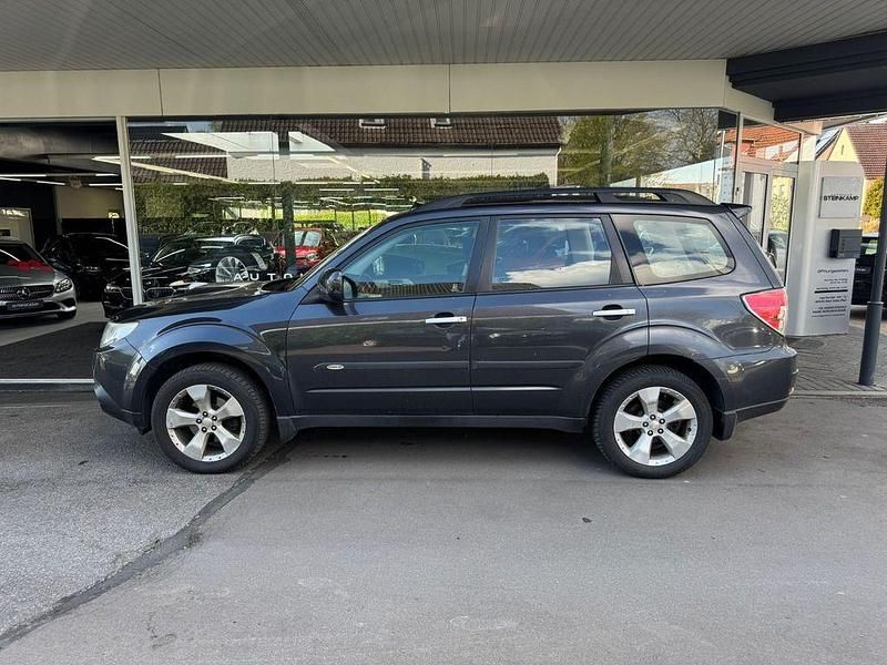 Käytetty Subaru Forester 147 HP (108 kW) 2009 Harmaa Katumaasturi