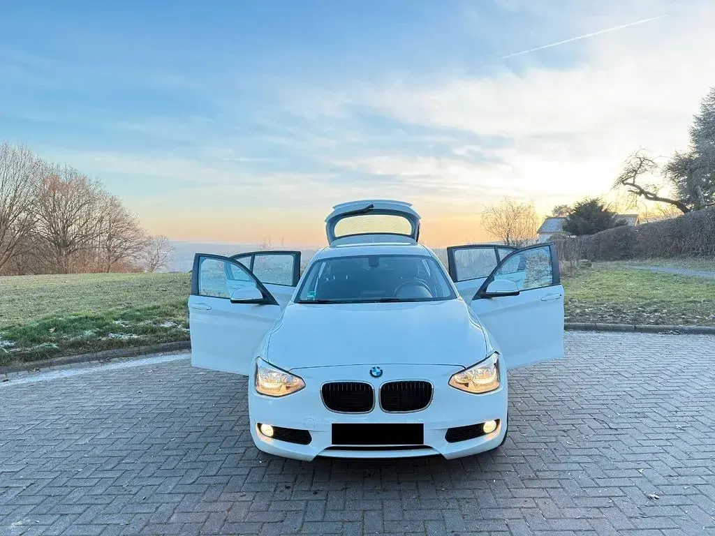 Gebraucht BMW 116 Advantage 116 PS (85 kW) 2014 Weiß Kleinwagen