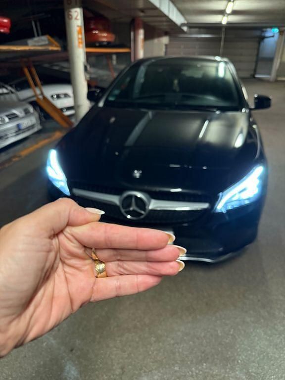 Schwarz Gebraucht 2016 Mercedes CLA180 Limousine | 18.200 € (Superpreis) - Bild 1/4