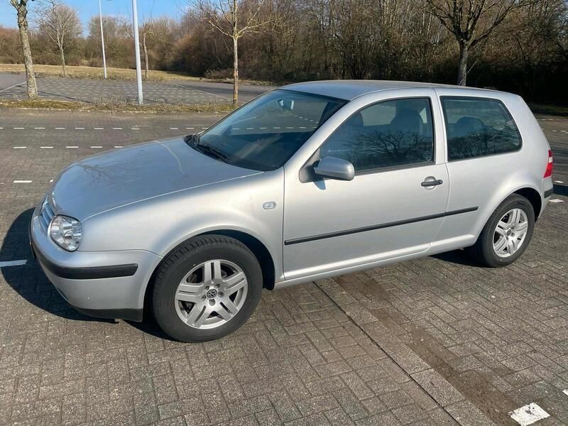 Silber Gebraucht 2002 VW Golf IV Limousine | 2.450 € (Fairer Preis) - Bild 1/4